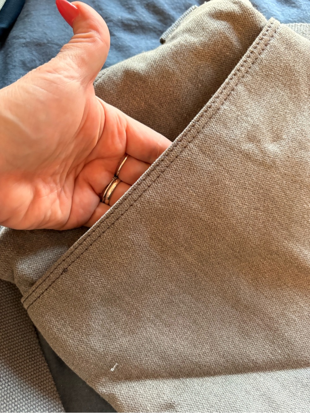 thirty-one Grey Canvas Crossbody with Branded Zipper - Picture 6 of 7